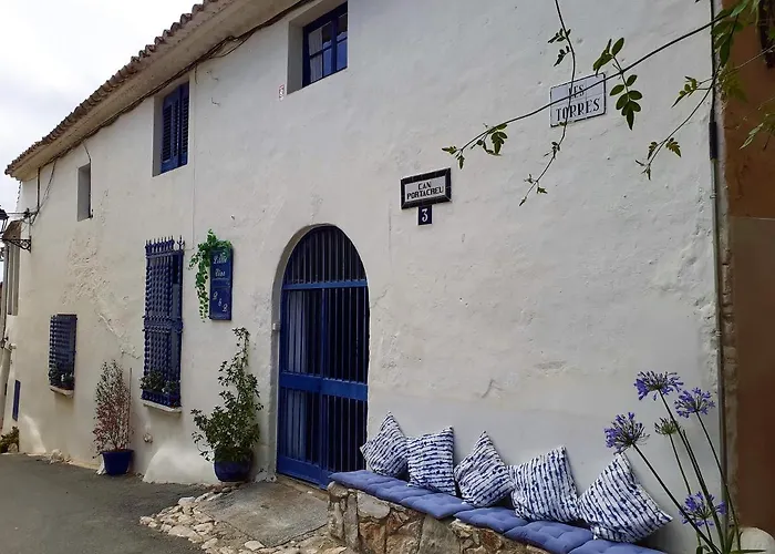 Little Vine Hotel