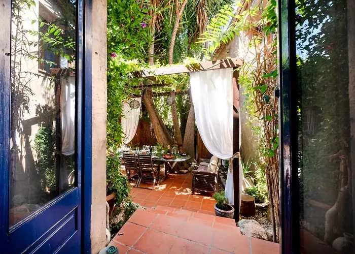 Hotel Little Vine *